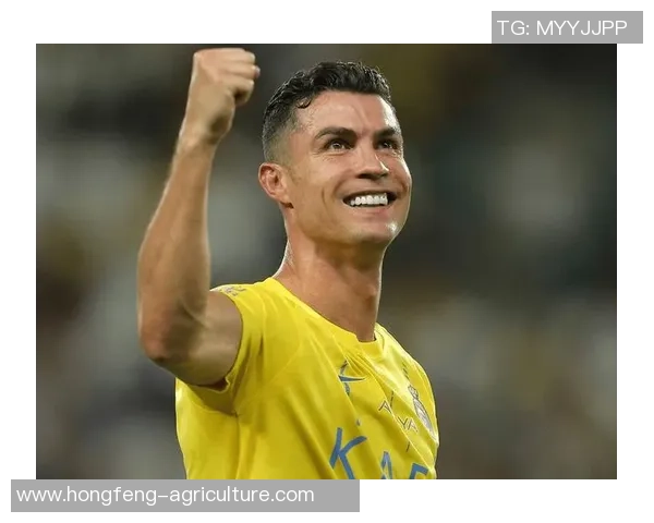 足球明星挑战自我擦镜子展现真实一面引发网友热议 足球明星挑战自我擦镜子展现真实一面引发网友热议