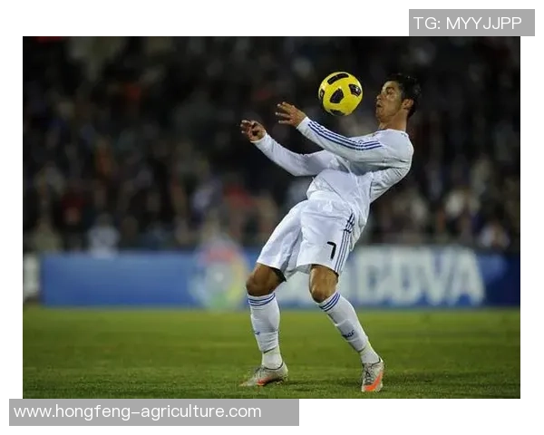 足球明星精彩瞬间停球射门视频集锦让你领略绝妙技巧与激情时刻 足球明星精彩瞬间停球射门视频集锦让你领略绝妙技巧与激情时刻